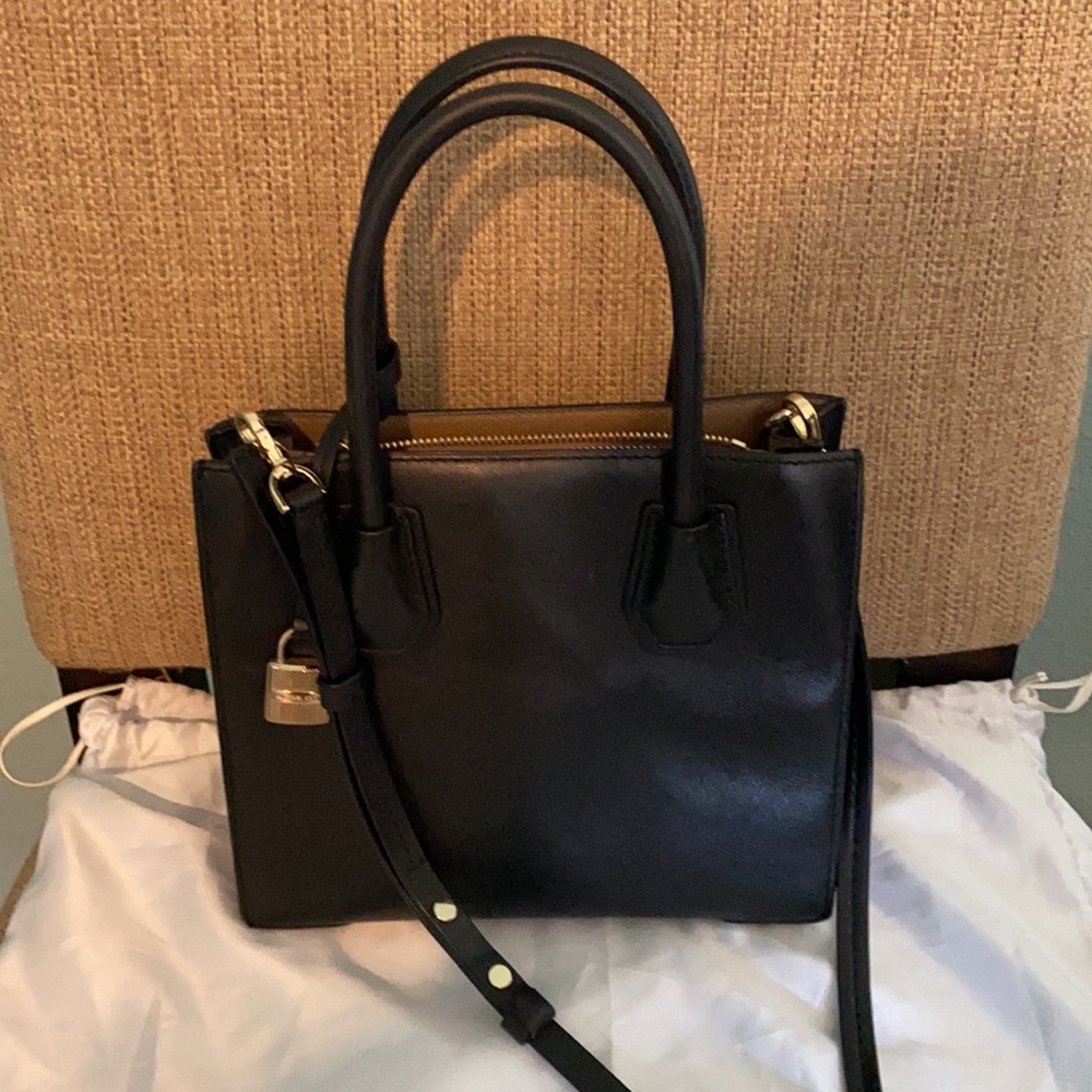 Michael Kors - Picture 2 of 4